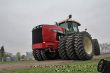 Versatile 435 dreifach bereift.JPG
